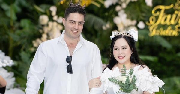 Diễn viên Trương Phương ly hôn chồng Tây sau 7 năm gắn bó