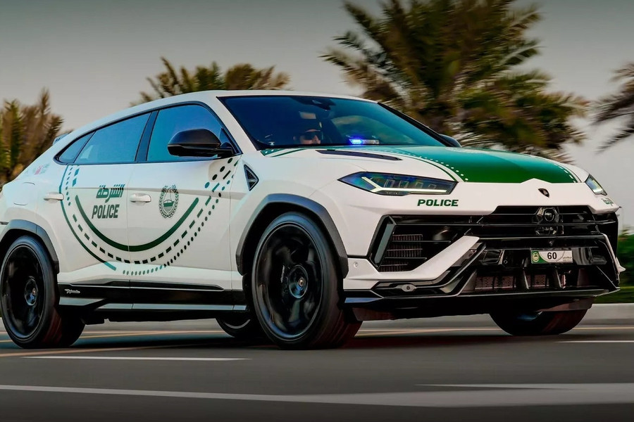 Cảnh sát Dubai mua siêu SUV Lamborghini Urus nhưng để quảng cáo kích cầu du lịch