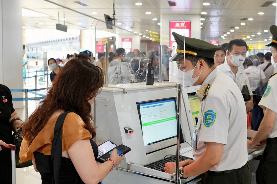 Tăng hàng chục nghìn vé máy bay dịp Tết, hành khách cần lưu ý gì?