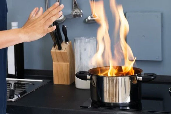 5 thói quen làm bếp có thể gây hỏa hoạn