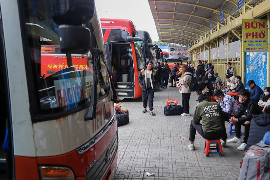 Hành khách tăng 350% dịp Tết, các bến xe ở Hà Nội có đáp ứng nhu cầu?