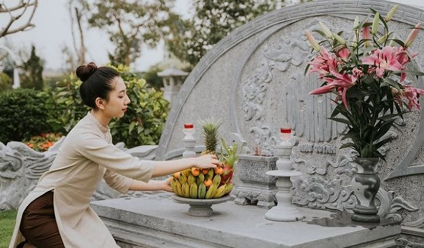 Tảo mộ ngày Tết: Xin đừng quên nét đẹp văn hoá của người Việt