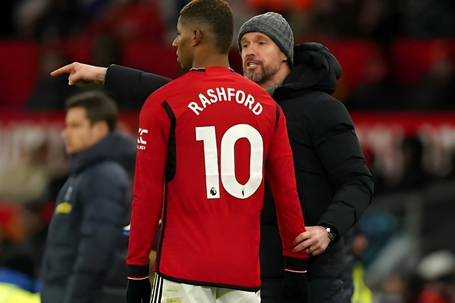 HLV Ten Hag nêu lý do xử lý Rashford nhẹ hơn Sancho