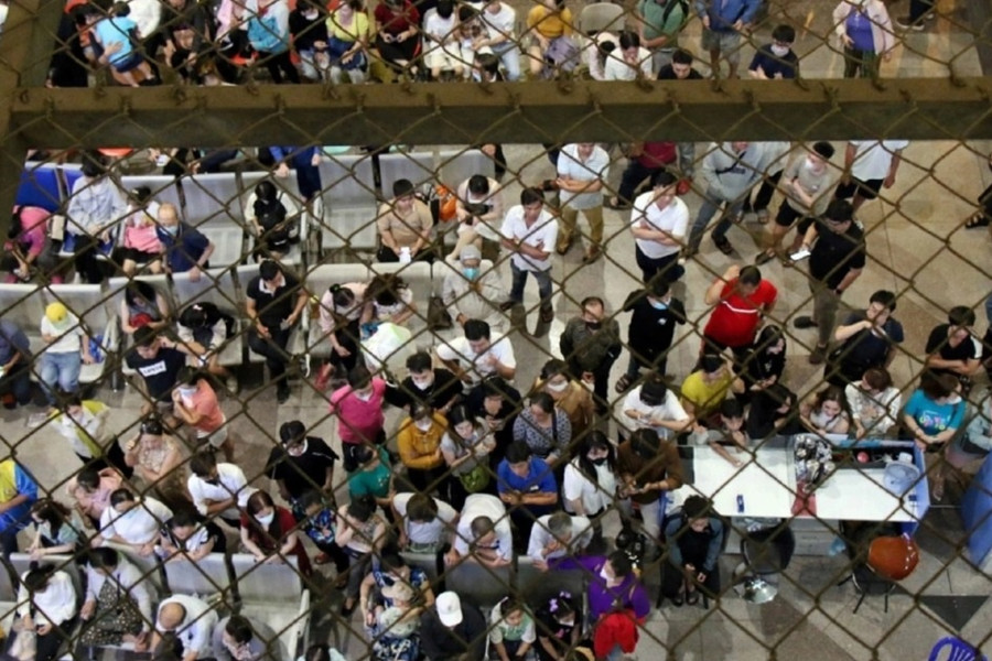 114.000 khách qua Tân Sơn Nhất ngày cận Tết, ga quốc tế chật người
