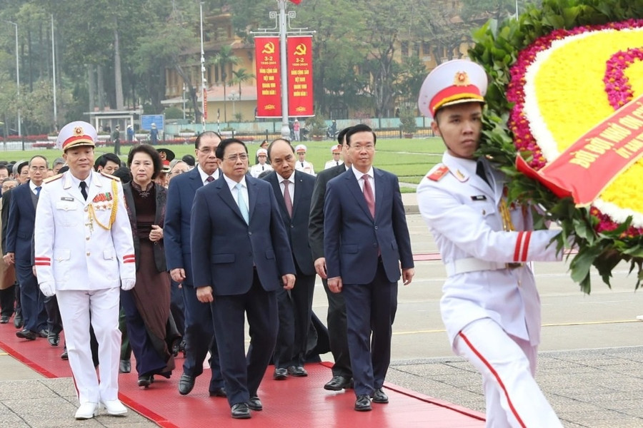 Lãnh đạo Đảng, Nhà nước vào Lăng viếng Bác nhân dịp Tết Giáp Thìn