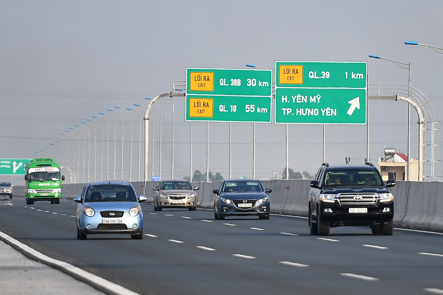 5 lỗi tài xế Việt hay mắc phải trên đường cao tốc và mức phạt
