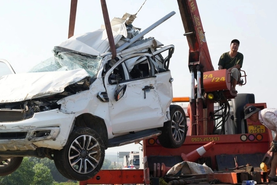 Thủ tướng chỉ đạo điều tra, làm rõ vụ tai nạn trên cao tốc Cam Lộ - La Sơn
