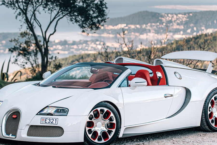 Siêu xe Bugatti Veyron phiên bản Rồng độc nhất thế giới giá hơn 1,7 triệu USD