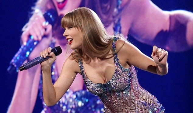 Sao Việt 'đu' sát Taylor Swift tại concert diễn ra ở Singapore