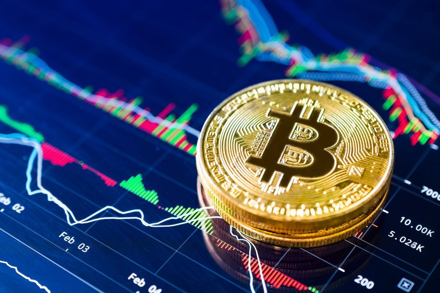 Bitcoin tiến sát mốc 73.000 USD