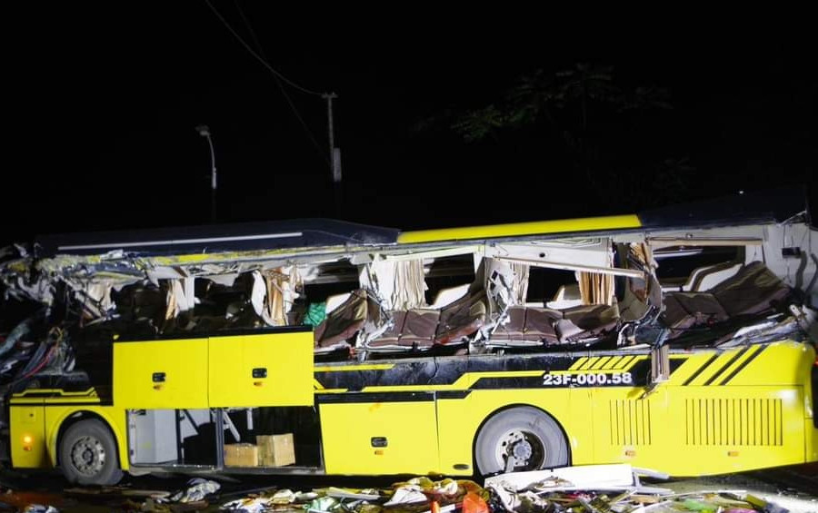 Tai nạn xe khách làm 5 người chết: Phó Thủ tướng chỉ đạo khẩn
