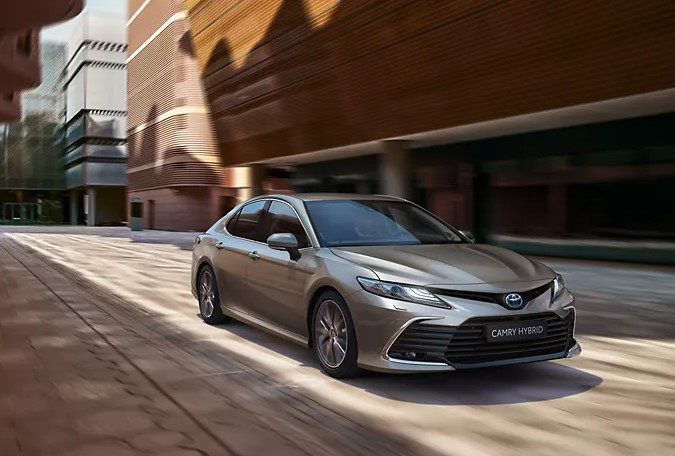 Toyota Camry Hybrid: Giải pháp tiết kiệm nhiên liệu tối ưu hơn