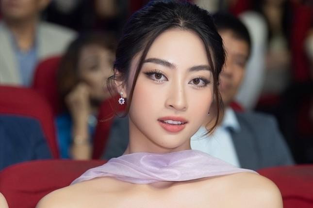Hoa hậu Lương Thùy Linh có đủ tầm làm giám khảo ở tuổi 24?