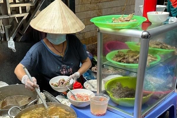 Sự thật đóng cửa quán bún ngan Nhàn sau bài tố chửi khách, đòi đốt vía