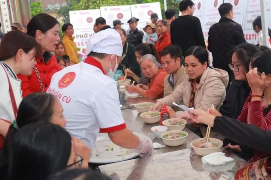 Về 'đất tổ' nghề phở, thưởng thức chuẩn vị xưa