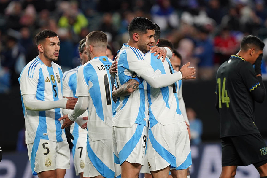 Argentina thắng dễ El Salvador trong ngày vắng Messi