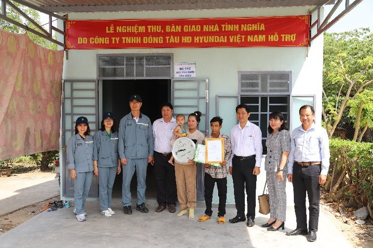 Công ty HD Hyundai Việt Nam trao tặng nhà tình nghĩa cho các hộ nghèo tại Thị xã Ninh Hòa