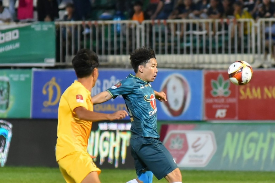 Hoàng Anh Gia Lai và Khánh Hòa chia điểm ở trận 'chung kết ngược'