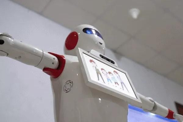 Robot biết múa hát, được đưa vào giảng dạy tiếng Anh cho học sinh tiểu học