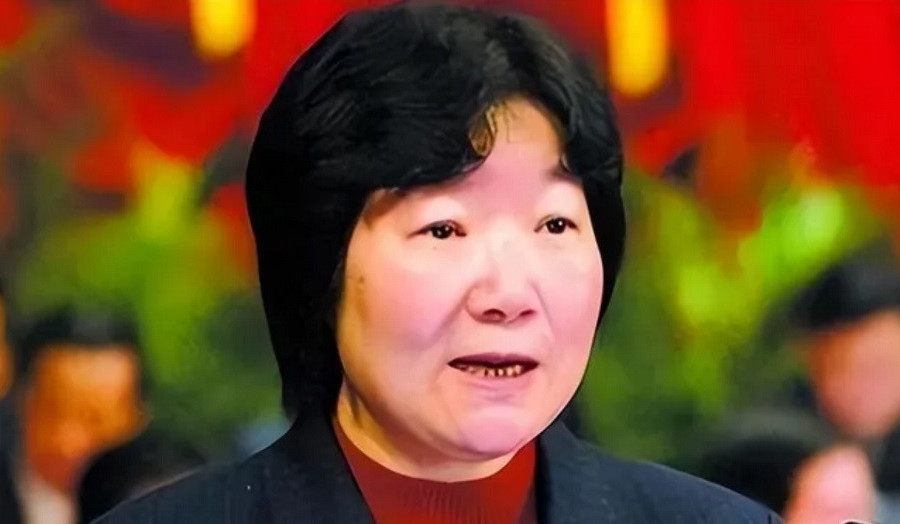 Bao nuôi hàng chục trai trẻ, nữ thị trưởng Trung Quốc đến con rể cũng dụ dỗ