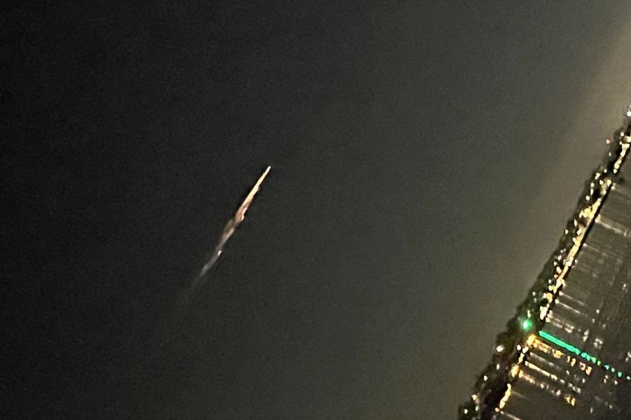 Phỏng đoán xác tàu vũ trụ Trung Quốc tạo ra quả cầu lửa ngoạn mục