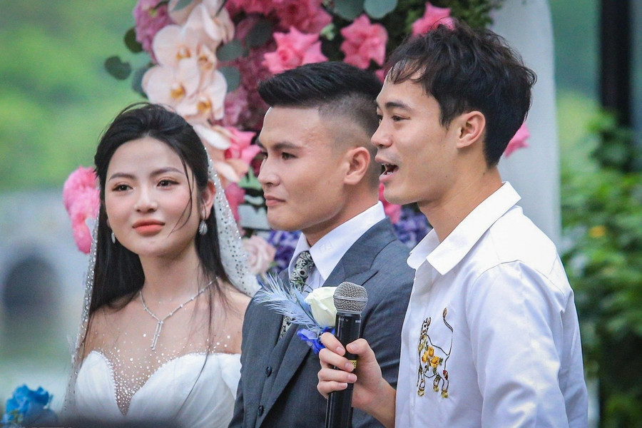 Đám cưới Quang Hải: Cô dâu - chú rể bất ngờ thông báo có em bé