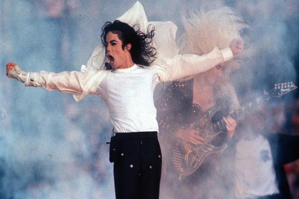 Michael Jackson đã mất 15 năm vẫn bị kiện, ảnh khỏa thân có nguy cơ bị lộ