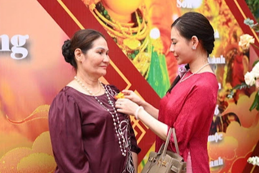 Xúc động lễ tri ân đấng sinh thành 'Bách thiện hiếu vi tiên' ở Hà Nội