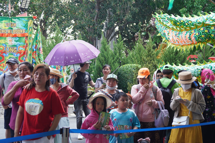 TP Hồ Chí Minh: Các điểm vui chơi, giải trí đông đúc trong ngày Giỗ Tổ Hùng Vương