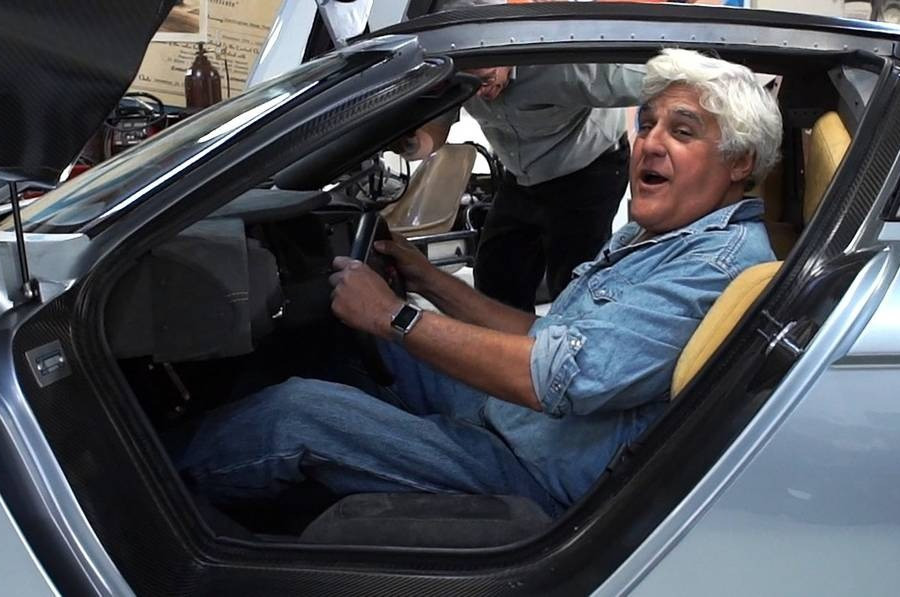 Phát mê với bộ sưu tập siêu xe 100 triệu USD của nam MC nổi tiếng 73 tuổi