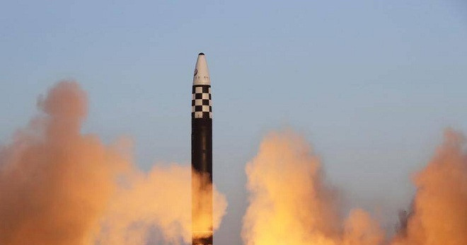 Triều Tiên vừa phóng tên lửa đạn đạo ra bờ biển phía đông