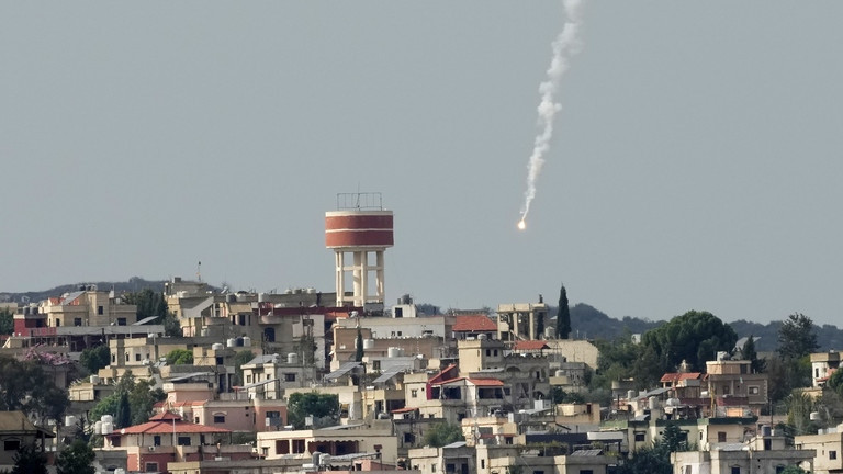 Israel tăng cường tấn công vào Lebanon