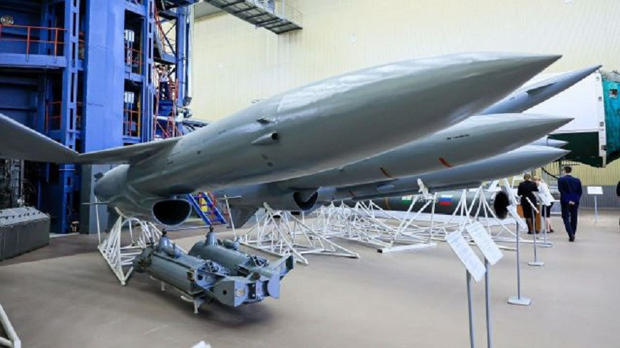 Quân sự thế giới hôm nay (30-4): Nga phát triển UAV phản lực cánh chữ L