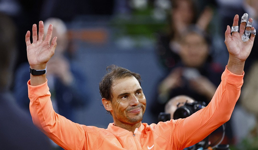 Rafael Nadal xúc động sau trận cuối cùng tại Madrid Open