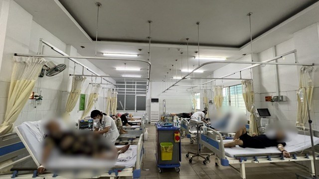Sức khỏe của 15 học sinh nhập viện nghi do ngộ độc thực phẩm ở TPHCM