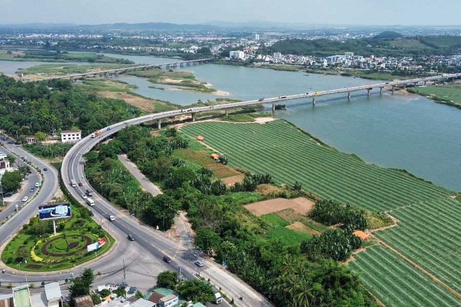 Sửa cầu Trà Khúc trong 50 ngày, xe qua Quảng Ngãi đi như thế nào?