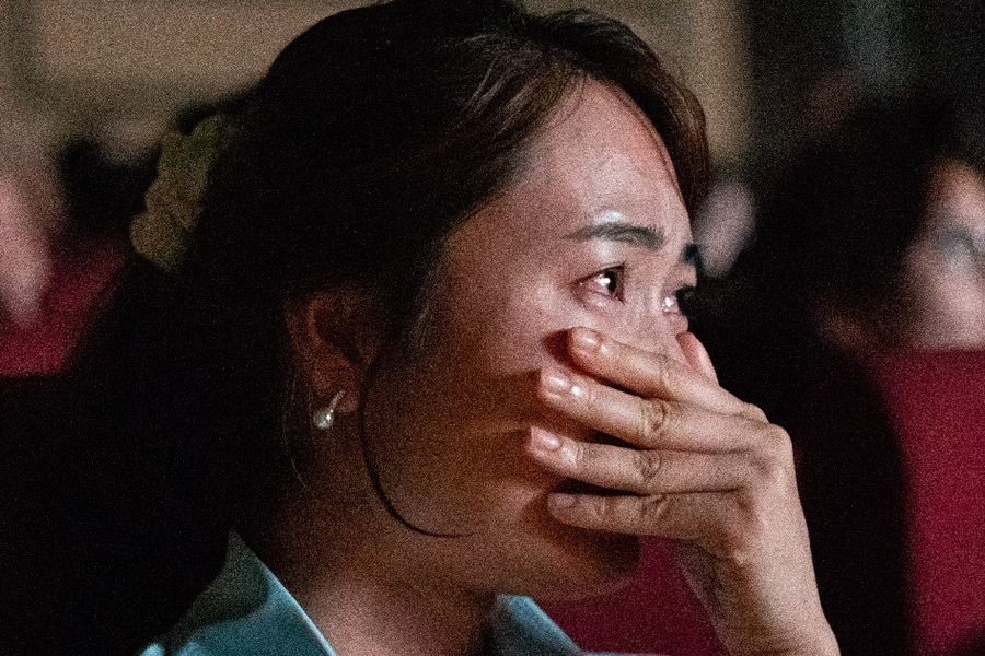 Người trẻ Hà Nội xếp hàng dài, bật khóc khi xem bộ phim Điện Biên Phủ