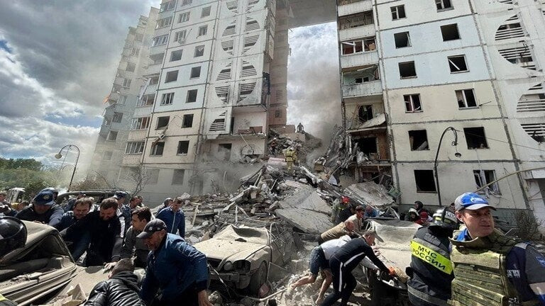 Nga tố Ukraine 'tấn công khủng bố' Belgorod, toà nhà 10 tầng sụp đổ
