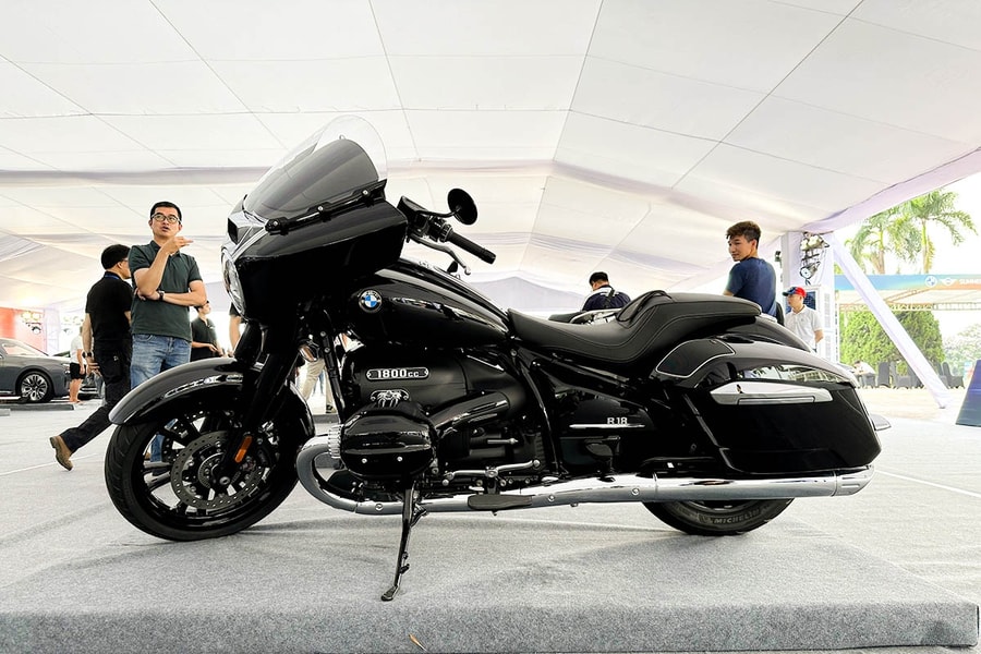 Khám phá BMW R18, xế 'khủng' mạnh hơn xe ô tô hạng A, ngang giá sedan hạng D