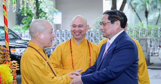 Thủ tướng Phạm Minh Chính dự Đại lễ Phật đản 2024 cùng tăng ni, Phật tử