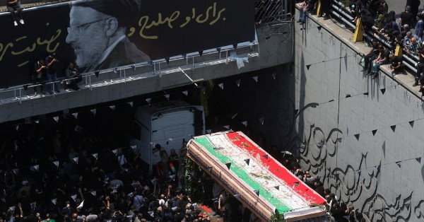 Người dân Tehran xuống đường đưa tiễn cố Tổng thống Iran Ebrahim Raisi