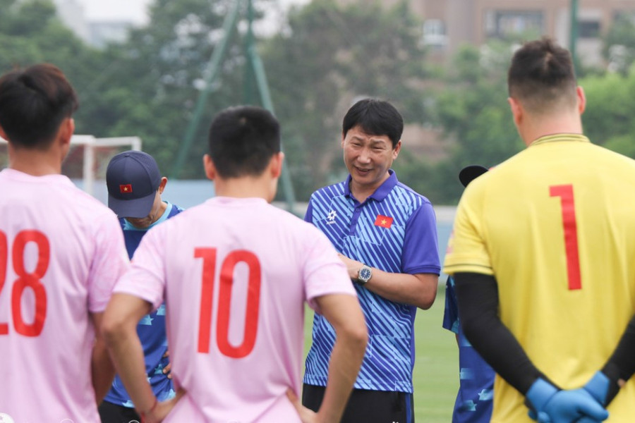 HLV Kim Sang-sik chốt danh sách tuyển Việt Nam đấu Iraq
