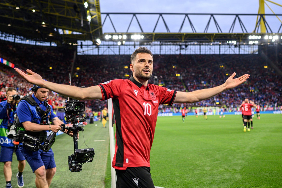 ‘Kỷ lục gia’ EURO 2024 từng kiện cả FIFA để được khoác áo Albania