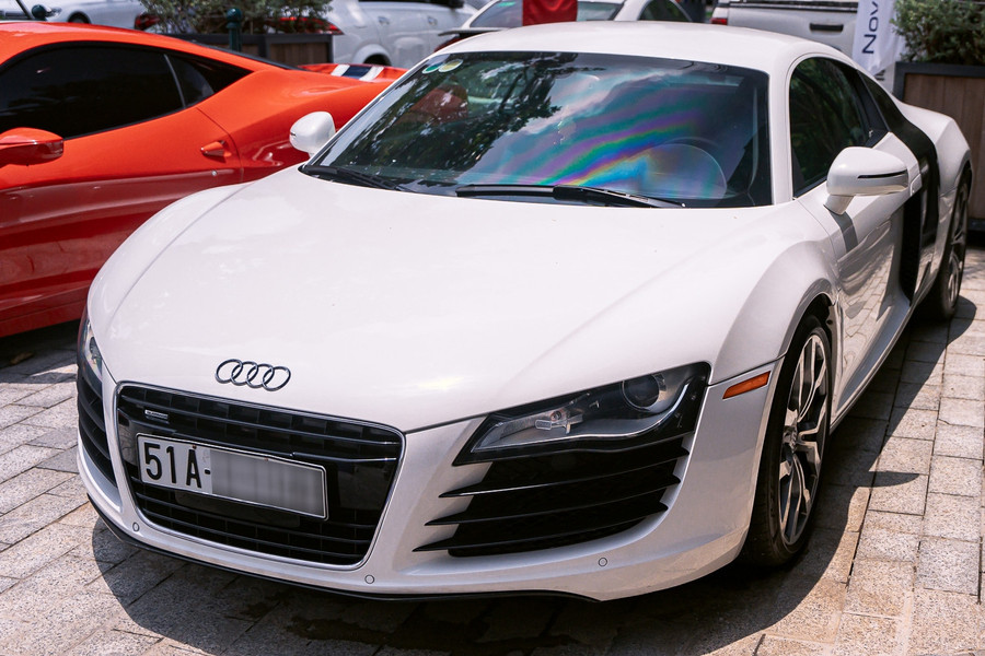 Siêu xe Audi R8 đời 2008, odo 30.000 km bán giá ngang ngửa R8 đời 2015