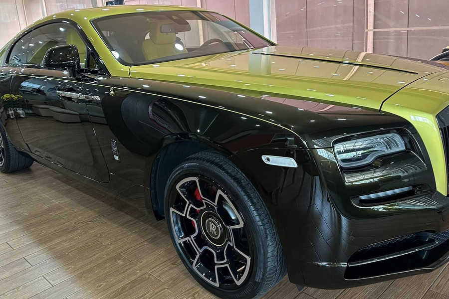 Đại gia Sài Gòn tậu xe siêu sang Rolls-Royce Wraith phiên bản độc nhất thế giới