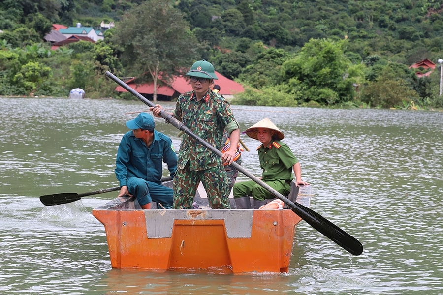 Một tuần sau lũ, 38 hộ dân ở TP Sơn La vẫn ngập sâu trong nước