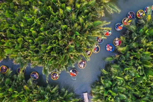 Hội An coracle ride among world's best experiences