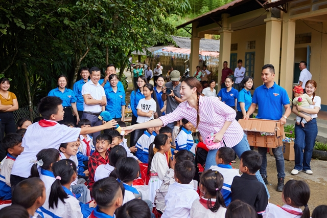 Miss World Việt Nam launches educational project in hometown