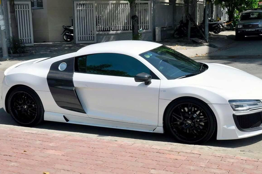 Đi 17 năm, “xe chơi” Audi R8 độ độc của đại gia Sài Gòn bán giá rẻ bất ngờ