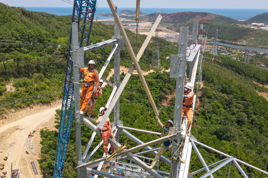 Toàn cảnh đường dây 500kV mạch 3 qua Hà Tĩnh trước ngày về đích